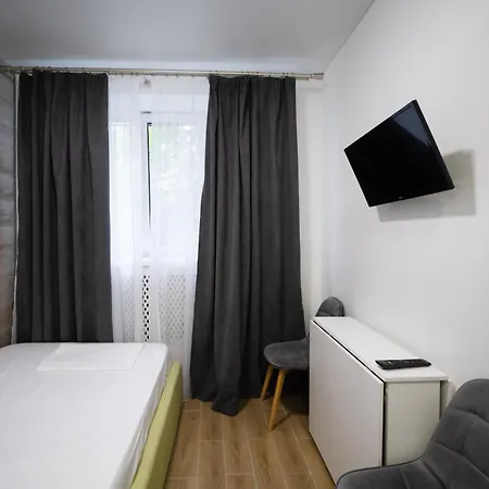 Myfreedom поруч із метро вокзальна Apartment
