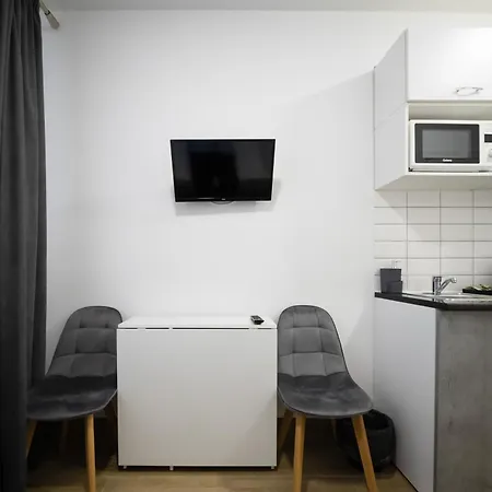 Apartment Myfreedom поруч із метро вокзальна *