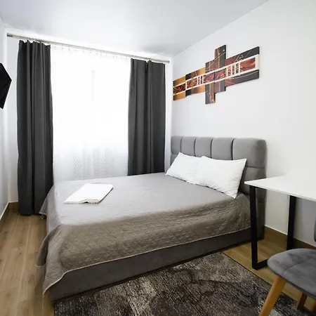 Myfreedom поруч із метро вокзальна Apartment *